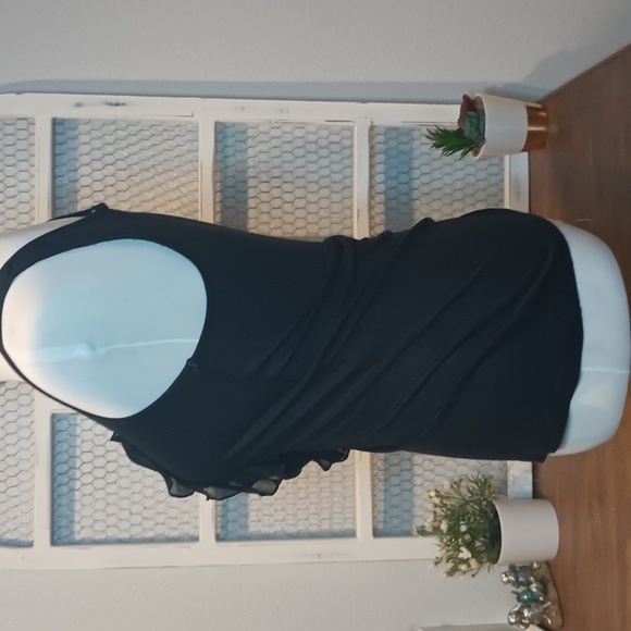 Express Ruffle Tank - Picture 3 of 6